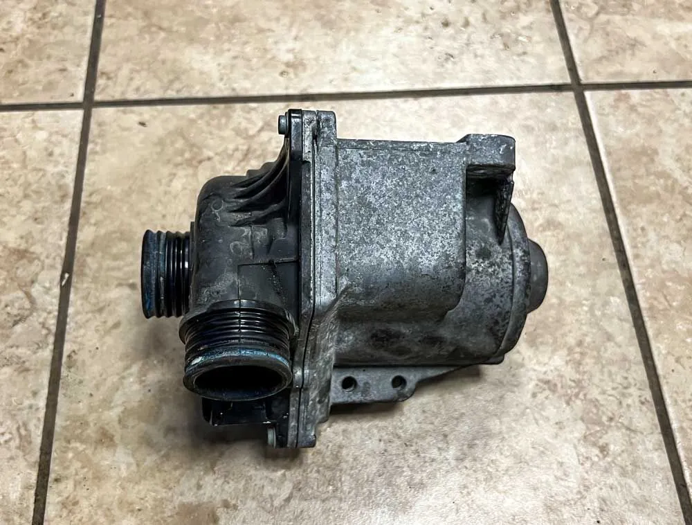 original bmw water pump that's partially plastic