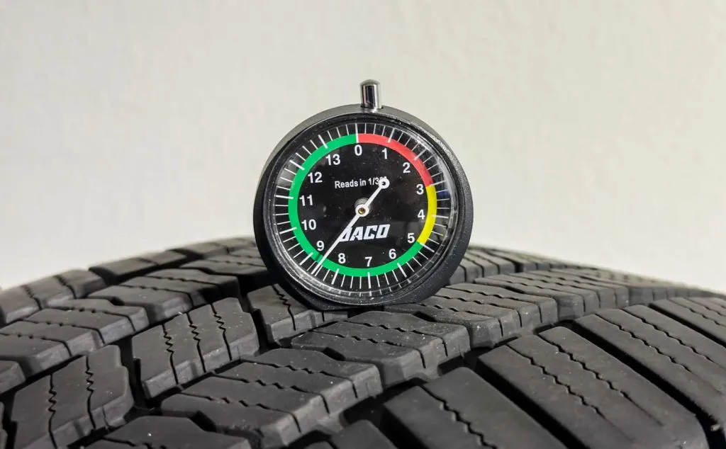 tire thread depth gauge measuring tire thread depth